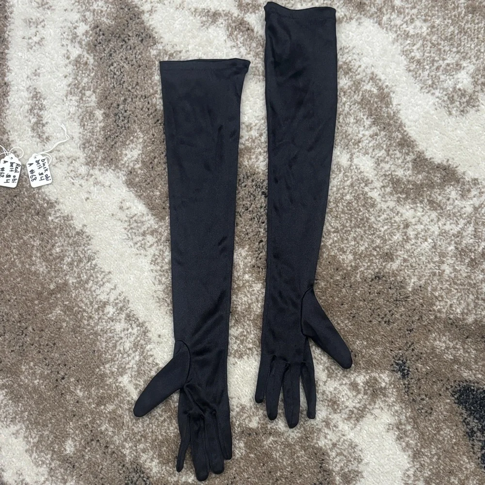 Elegant Black Opera Gloves